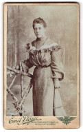 Fotografie Emil Stöger, Wien, Franz-Josefs-Quai. 15, Junge Dame In Kleid Und Handschuhen  - Personnes Anonymes