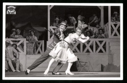 Fotografie Walter Weitzer, Berlin, Ansicht Berlin, Bühnenszene Im Friedrichstadt-Palast  - Célébrités