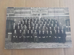 CPA -  AU PLUS RAPIDE -  CARTE PHOTO - MODE D ANTAN -  GROUPE DE MILITAIRES  -  VOYAGEE NON TIMBREE - Photographie