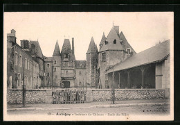 CPA Aubigny, Intérieur Du Château, École Des Filles  - Autres & Non Classés