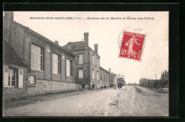 CPA Brinon-sur-Sauldre, Avenue De La Mairie Et École Des Filles  - Brinon-sur-Sauldre