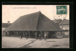 CPA Les Aix-d`Angillon, La Halle  - Les Aix-d'Angillon