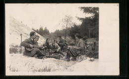 AK Camping, Gruppe Menschen In Geselliger Runde, Gitarrenspiel  - Pfadfinder-Bewegung