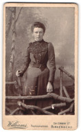 Photo Williams, Birkenhead, 154, Conway St., Junge Dame Im Hübschen Kleid  - Personnes Anonymes