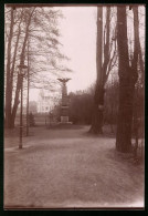 Fotografie Brück & Sohn Meissen, Ansicht Komotau, Partie Im Park Mit Dem Kriegerdenkmal  - Places