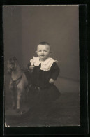AK Kleiner Junge Mit Einem Schaukelpferd  - Used Stamps
