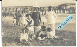 Toscana-viareggio Primissimi 900 Animata Bellissima Veduta Persone In Spiaggia Con Vestiti D'epoca Mare Cabine (v.retro) - Viareggio