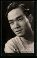 AK Schauspieler Nguyem Dauh Tân Im Portrait Zur Seite Schauend  - Acteurs