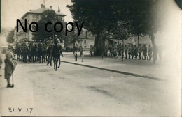 CARTE PHOTO FRANCAISE - UNE REVUE DES TROUPES A GERARDMER PRES DE LA BRESSE VOSGES - GUERRE 1914 1918 - Oorlog 1914-18
