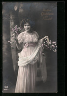 Foto-AK EAS Nr. 8975 /1: Mädchen Im Langen Kleid Mit Blumen  - Photographs