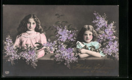 Foto-AK EAS Nr.: Zwei Mädchen Im Kleid Zwischen Lila Blumen  - Photographie