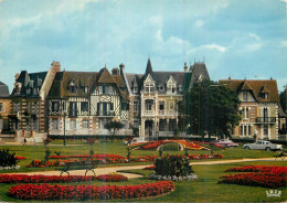 CABOURG . Le Jardin Et Les Villas - Cabourg