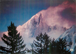 CHAMONIX MONT-BLANC . Lever De Soleil Sur La Verte Et Les Drus - Chamonix-Mont-Blanc