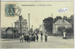 ROMILLY- LE PASSAGE A NIVEAU - Romilly-sur-Seine