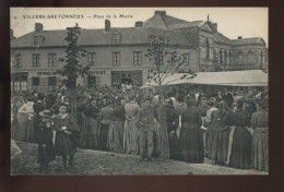 80 - VILLERS-BRETONNEUX - LA FOIRE  PLACE DE LA MAIRIE - Villers Bretonneux