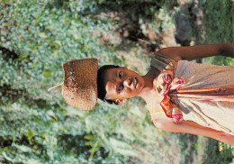 MADAGASCAR JEUNE FILLE DE NOSY BE - Madagaskar