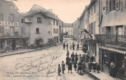 LAISSAC (Aveyron) - Place De La Capelle - Epicerie Malaval - Voyagé (2 Scans) Pharmacie Vernier, Virieu-le-Grand 01 - Sonstige & Ohne Zuordnung