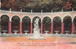 78-VERSAILLES LE PARC LA COLONNADE-N°5193-G/0277 - Versailles (Château)