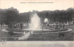 78-VERSAILLES LES PARTERRES-N°5194-H/0181 - Versailles (Château)