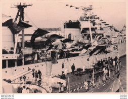 CROISEUR ARMANDIO DIAZ  COULE LE 25/02/1941 AVEC 484 HOMMES  PHOTO ORIGINALE 12 X 9 CM - Boats