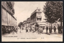 CPA Épinal, Rue De La Faiencerie, Vue De La Rue  - Autres & Non Classés