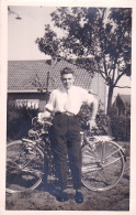 Cyclisme – Carte-photo - Wichelen- Jeune Homme Avec Son  Vélo Pour La Pose Photo  - Bike - Fiets - Ciclismo