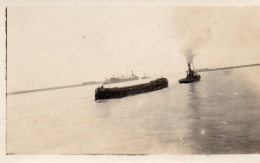 Photographie Vintage Photo Snapshot Le Boucau Bateau Cargo Remorqueur - Boten