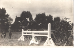TH HIPPISME - CARTE PHOTO - Jumping Saut D'obstacles Course Hippique Cavalier Cheval - Animée Belle - Paardensport