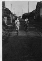 Photographie Vintage Photo Snapshot Essonne Yerres Vélo Bicyclette - Orte