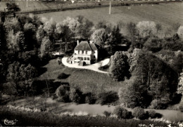 CPA Mattaincourt Vosges, Villa, Auberge D'Heucheloup, Luftbild - Other & Unclassified