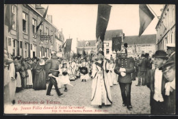 AK Furnes, Jeunes Filles Devant Le Saint-Sacrement  - Altri & Non Classificati