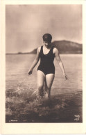 TH PIN UP - Carte Photo J MANDEL - Plage Baigneuse Femme Maillot -  Animée - Belle - Pin-Ups