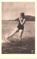 TH PIN UP - Carte Photo J MANDEL - Plage Baigneuse Femme Maillot -  Animée - Belle - Pin-Ups