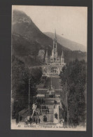 CPA - 65 - Lourdes - L'Esplanade Et La Basilique - Non Circulée - Lourdes