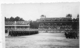 Photographie Vintage Photo Snapshot Militaire Uniforme Armée Military Défilé - Oorlog, Militair