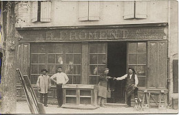 X124655 AVEYRON MILLAU CARTE POSTALE PHOTO R. FROMENT AMEUBLEMENT ET MENUISERIE BOULEVARD DE LA CAPELLE PRIX FIXE - Millau