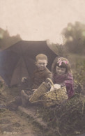 Enfants Au Pic Nic  Parapluie - Other & Unclassified