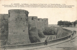 ANGERS : LE CHATEAU - LES DOUVES - LE PONT LEVIS - Angers