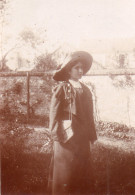 Photographie Vintage Photo Snapshot Jeune Femme Mode Chapeau Paille  - Anonymous Persons