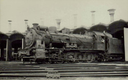Reproduction -  Luxembourg - Locomotive Au Dépôt, 1956 - Trains