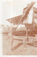 Photographie Vintage Photo Snapshot Avion Aviation Plane Hélice Aviateur - Luftfahrt