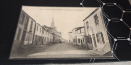 Carte Postale   N952  CUGAND   Le Bourg Et L église - Altri & Non Classificati