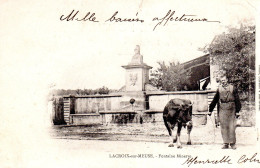 LACROIX SUR MEUSE  -  Fontaine De Minerve  -  Paysan Menant Sa Vache à La Fontaine  -  Dos Non Divisé - Altri & Non Classificati