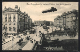 AK Luftschiff Zeppelin über Dem Schlossplatz, Strassenbahn  - Dirigeables