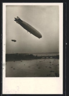 AK Hamburg, Luftschiff Zeppelin überfliegt Binnenalster  - Airships