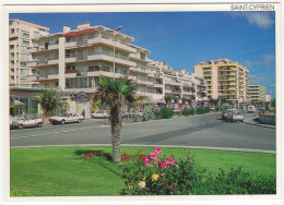 Saint-Cyprien: RENAULT RODEO, 25, 2x RENAULT 5, 4-COMBI - 'Casino Bar' (France) - Voitures De Tourisme