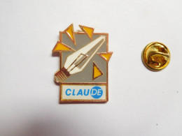 Beau Pin's , Marque Claude , Lampes éclairage - Trademarks