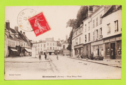 CPA  51 -- MONTMIRAIL  -- PLACE REMY PETIT  -  CAFE COMMERCE - CAFE BON COIN -- CAFE DU MARCHE - Montmirail