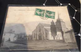 Carte Postale N3000    COMMEQUIERS L EGLISE ET LA PLACE - Altri & Non Classificati