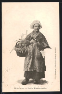 CPA Montlucon, Petite Boubonnaise, Fille En Costume Typique D. Auvergne  - Non Classés